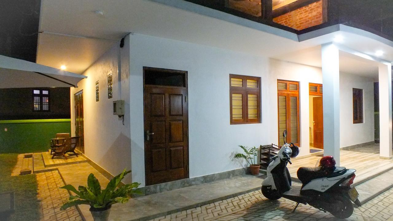 Villa Tanzanite Hikkaduwa Exterior foto